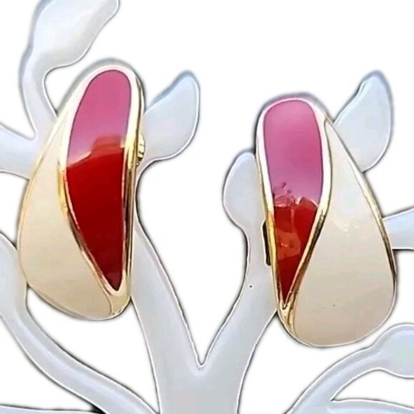 VTG Trifari Signed Enamele Goldtone Metal Cream &Red Colorblock Clipon Earrings - Picture 7 of 7